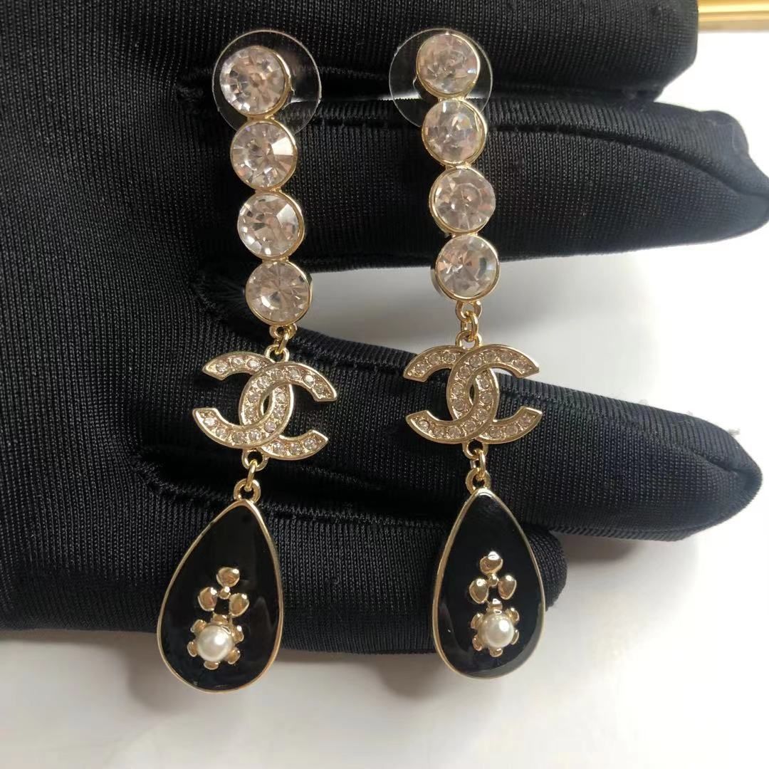 Small Fragrant Vintage Earrings product image 28, provided for visual reference and product detail review