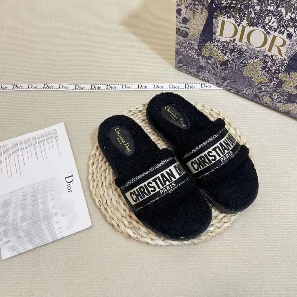 2023 Autumn and Winter lamb hair slippers product image 5, provided for visual reference and product detail review