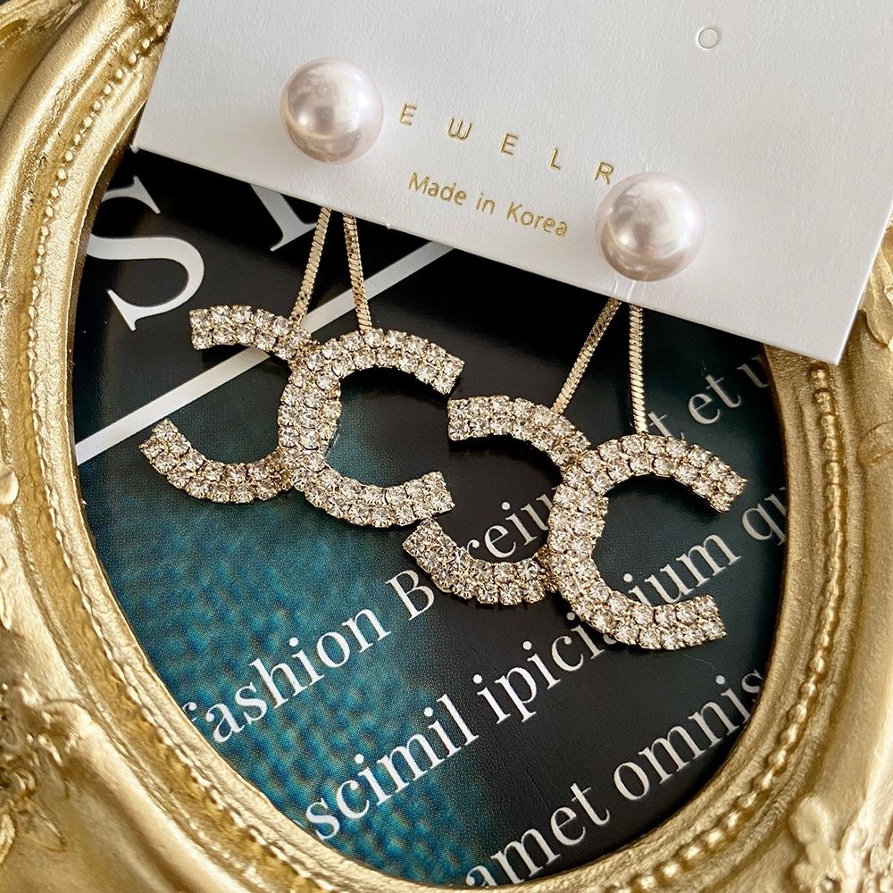 New trendy autumn/winter earrings for 2022 product image 2, provided for visual reference and product detail review