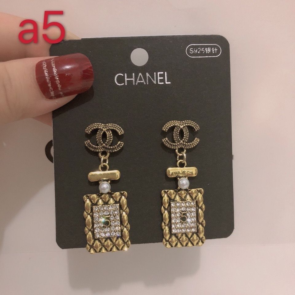 Lattice bag earrings product image 4, provided for visual reference and product detail review