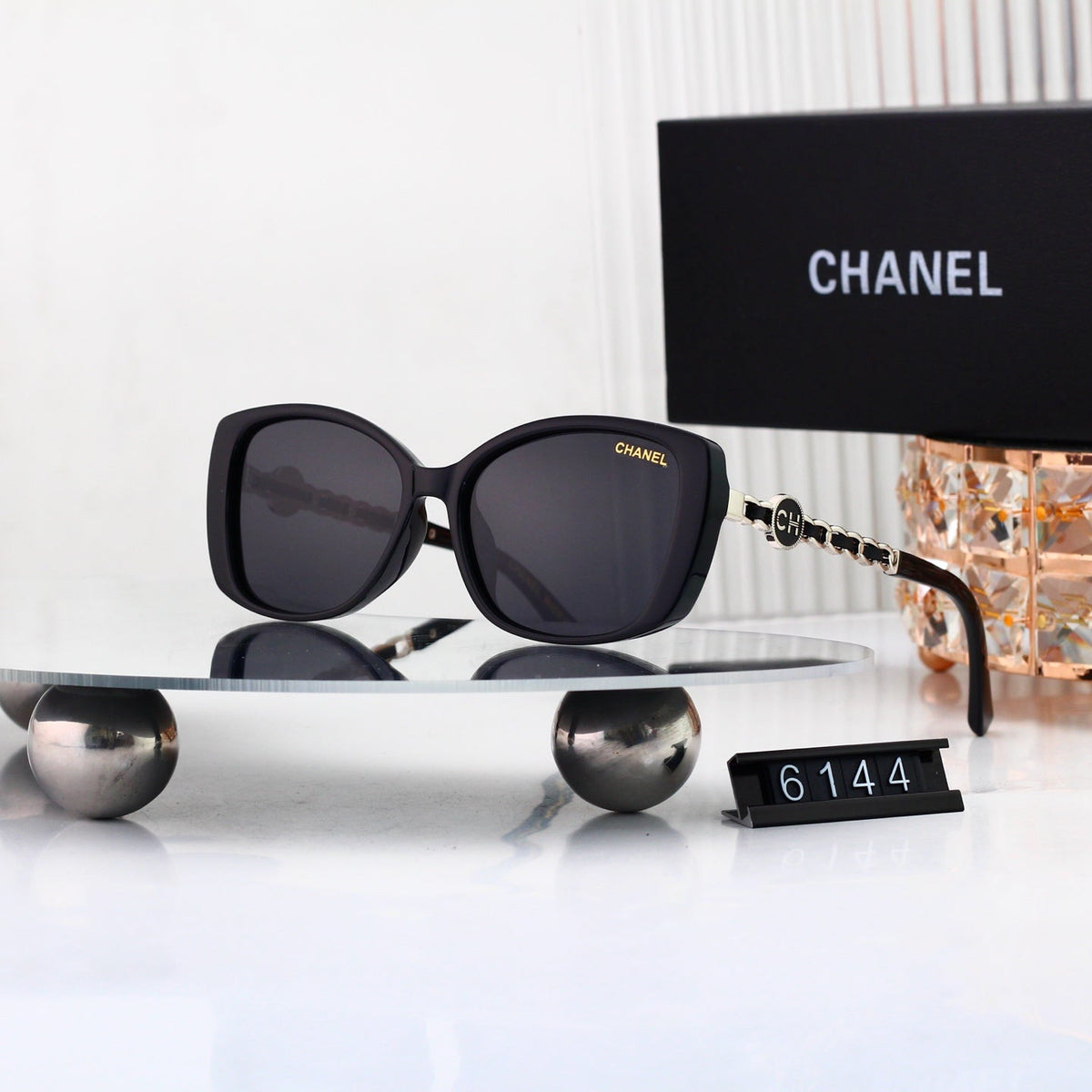 New Stylish Sunglasses-77 product image 1, provided for visual reference and product detail review