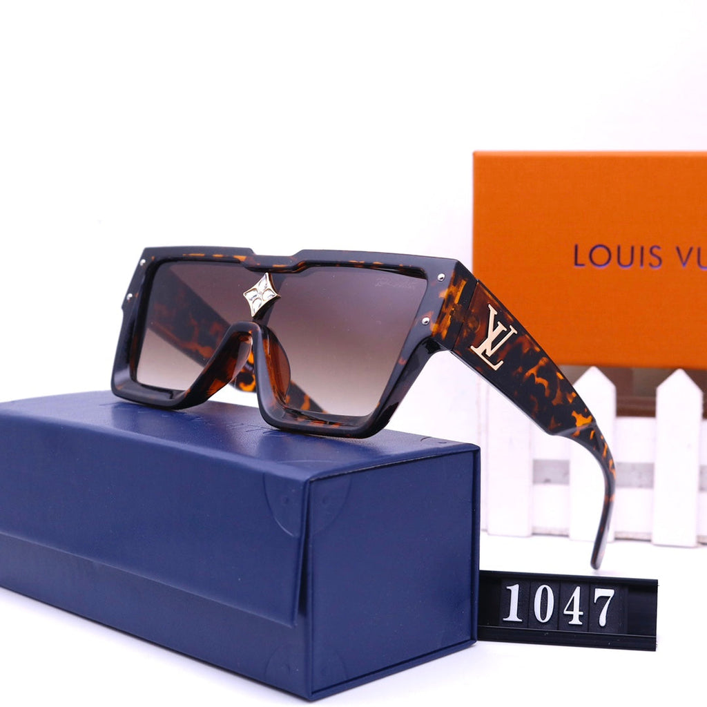 New Ladies Fashion Classic Sunglasses in 2022 product image 2, provided for visual reference and product detail review