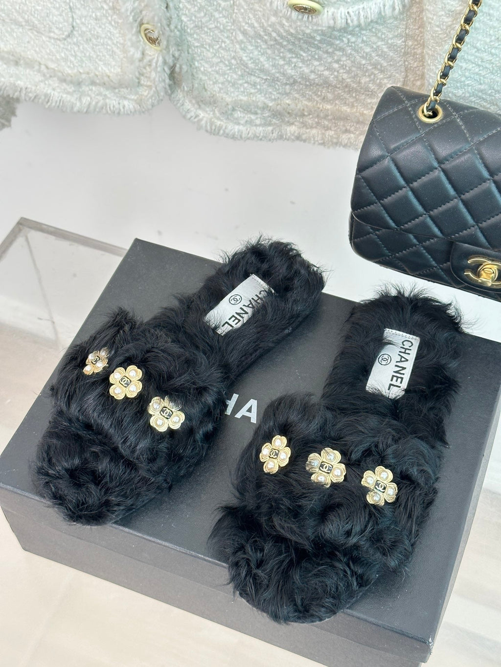 2023 CC Pure wool double C four-leaf clover fur slippers-S28 product image 10, provided for visual reference and product
