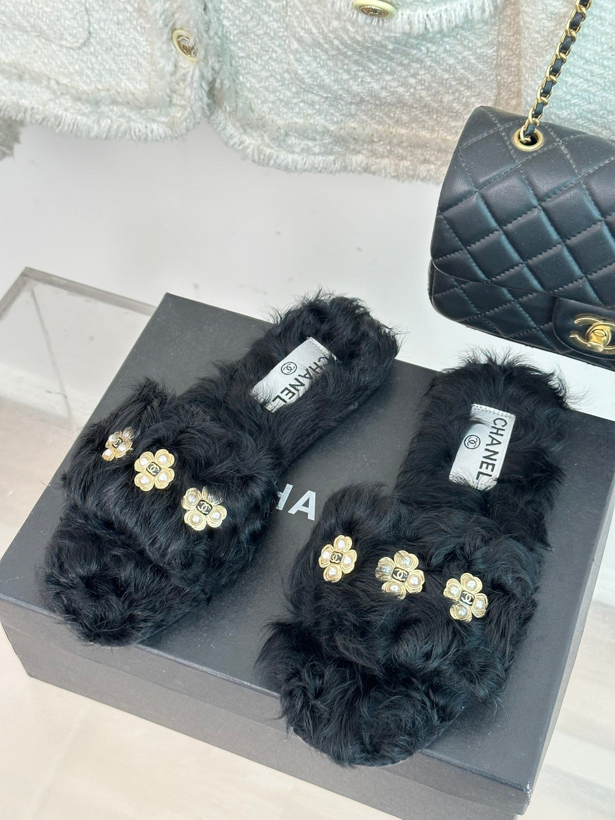2023 CC Pure wool double C four-leaf clover fur slippers-S28 product image 10, provided for visual reference and product