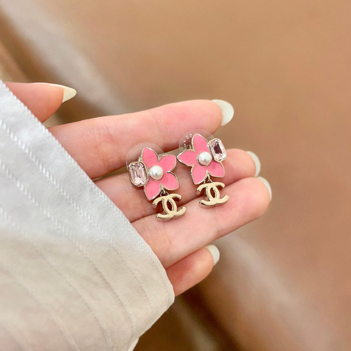 High-Quality Stud Earrings-134 product image 3, provided for visual reference and product detail review