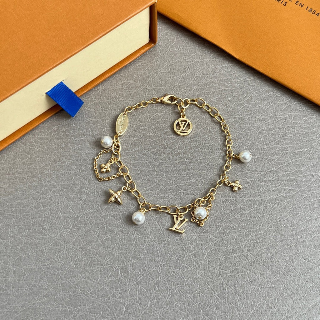 High-Quality Pearl Necklace product image 5, provided for visual reference and product detail review