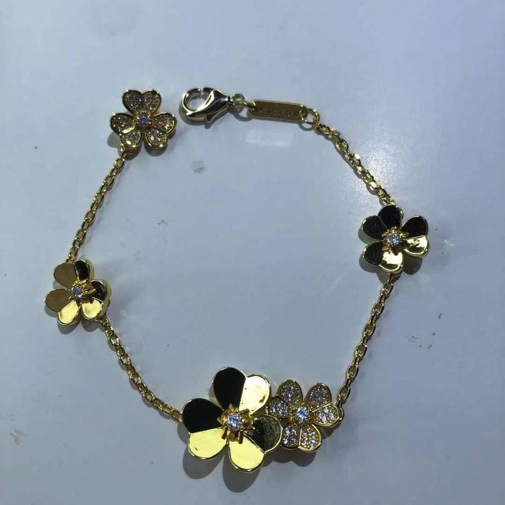 Xiaoxiang classic vintage brass bracelet product image 35, provided for visual reference and product detail review