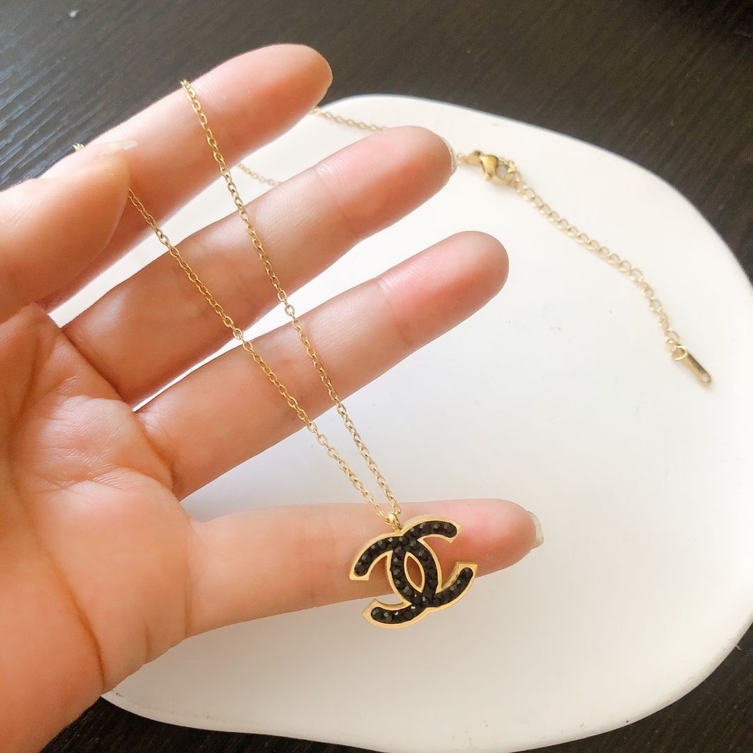 Fashion style necklace product image 1, provided for visual reference and product detail review