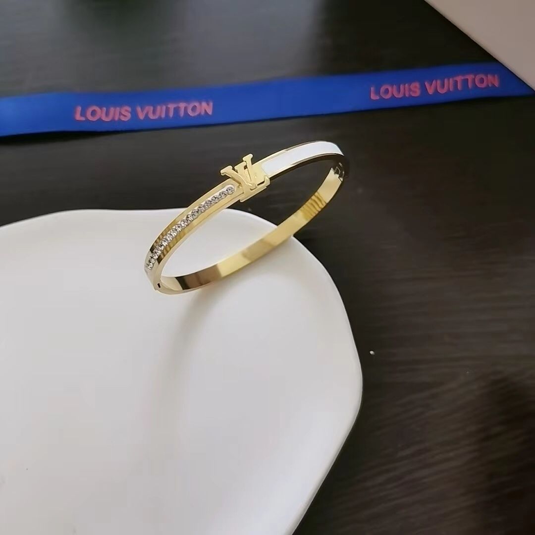 2022 New Titanium Steel Bracelet product image 10, provided for visual reference and product detail review