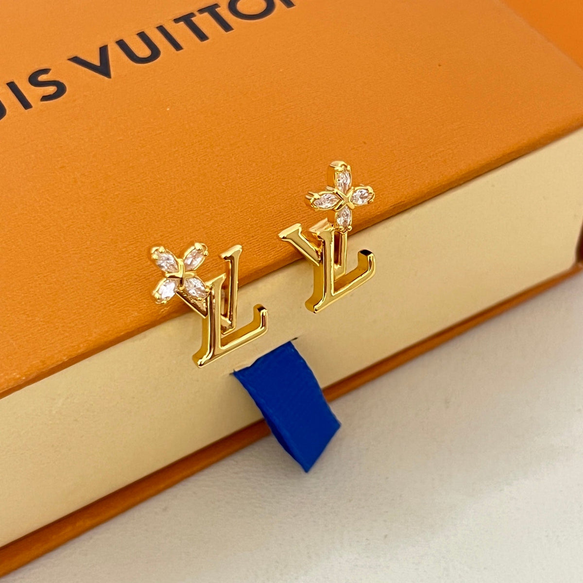 High-Quality Stud Earrings-7 product image 4, provided for visual reference and product detail review