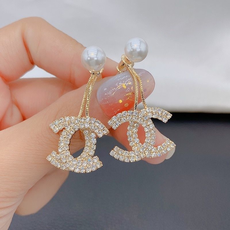 New trendy autumn/winter earrings for 2022 product image 4, provided for visual reference and product detail review