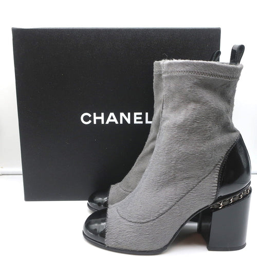 16B Chain-Trim Cap Toe Ankle Boots Gray Calf Hair & Black Patent Size 37 product image 1, provided for visual reference and