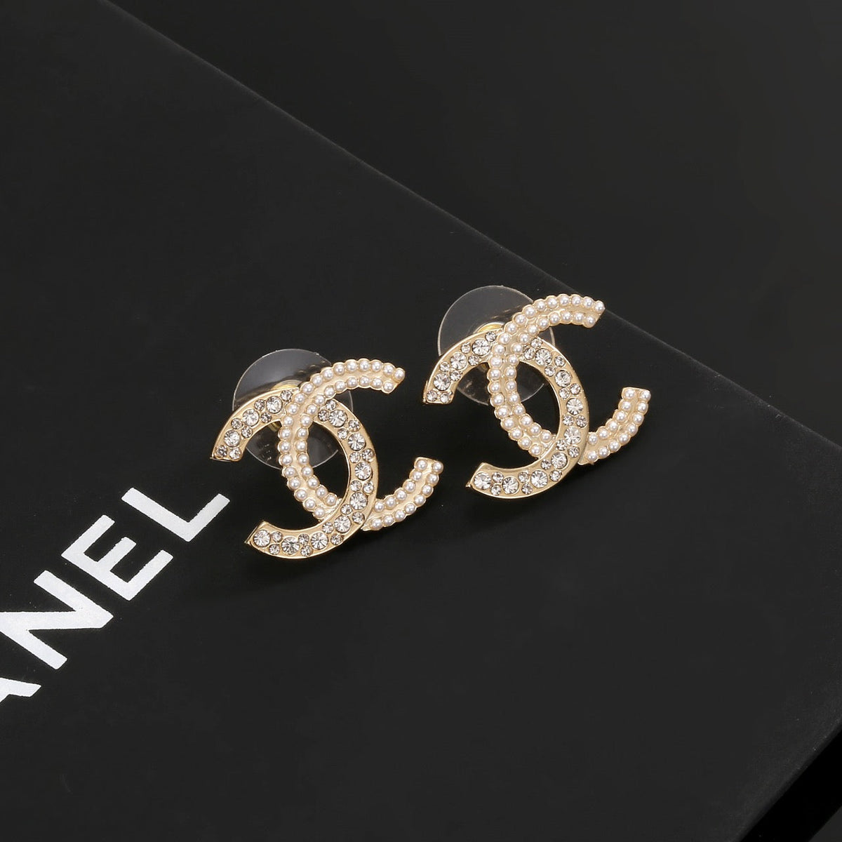 High-Quality Stud Earrings-110 product image 1, provided for visual reference and product detail review