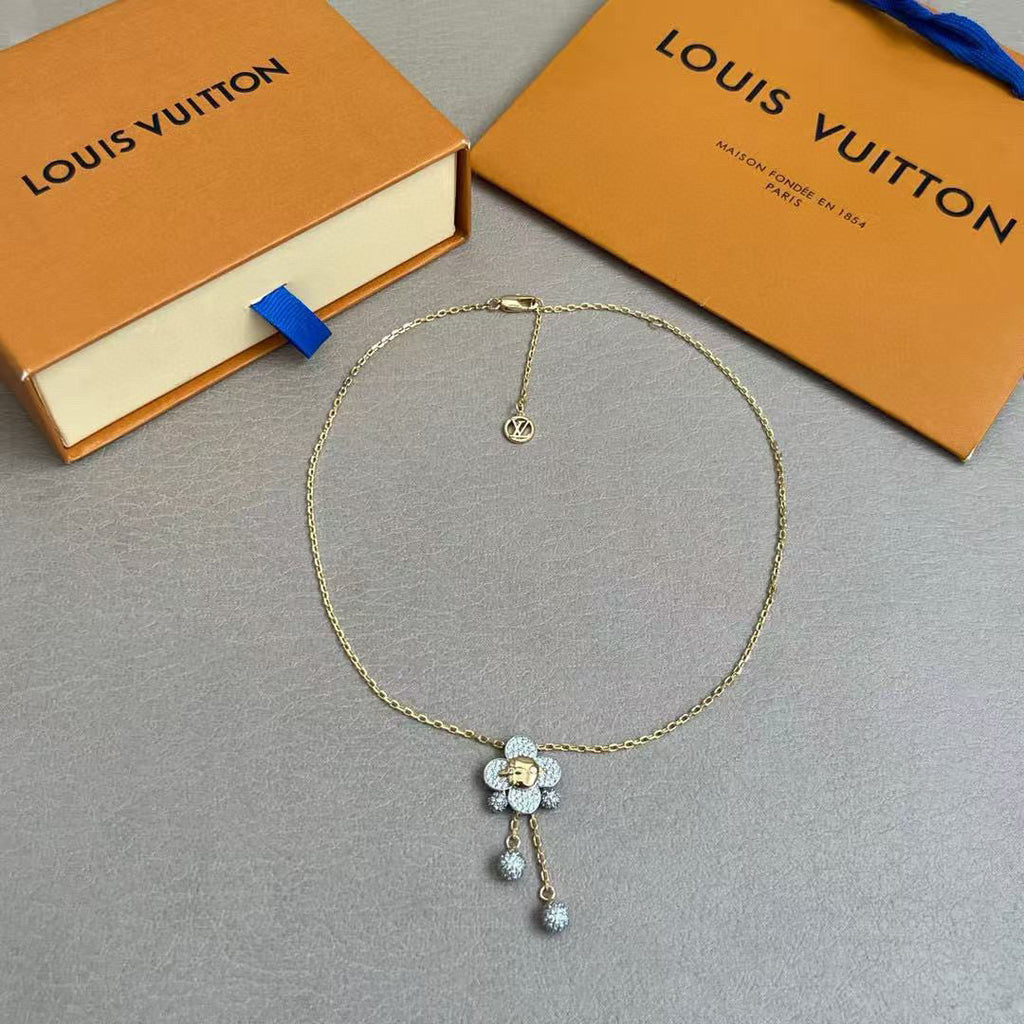 High-Quality Sunflower Necklace product image 7, provided for visual reference and product detail review