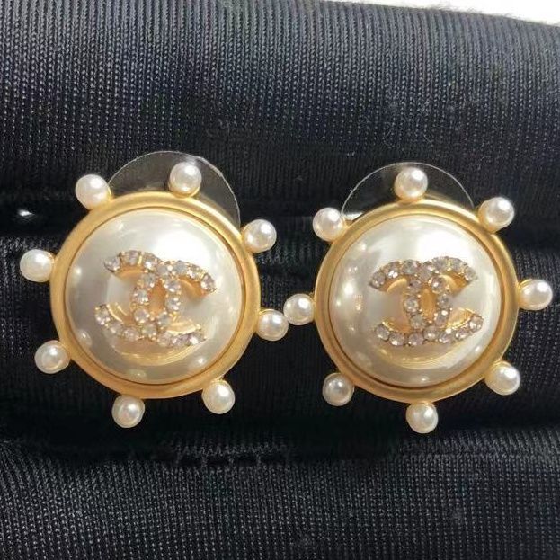 (C earrings) Small fragrant vintage earrings product image 42, provided for visual reference and product detail review