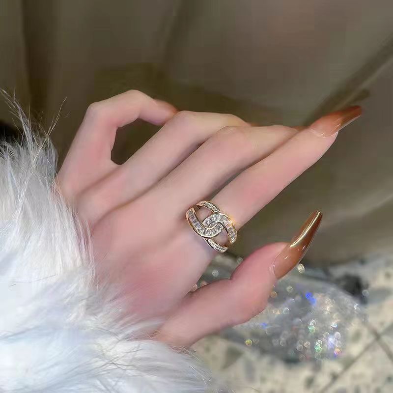 Small fragrant diamond Ring product image 2, provided for visual reference and product detail review