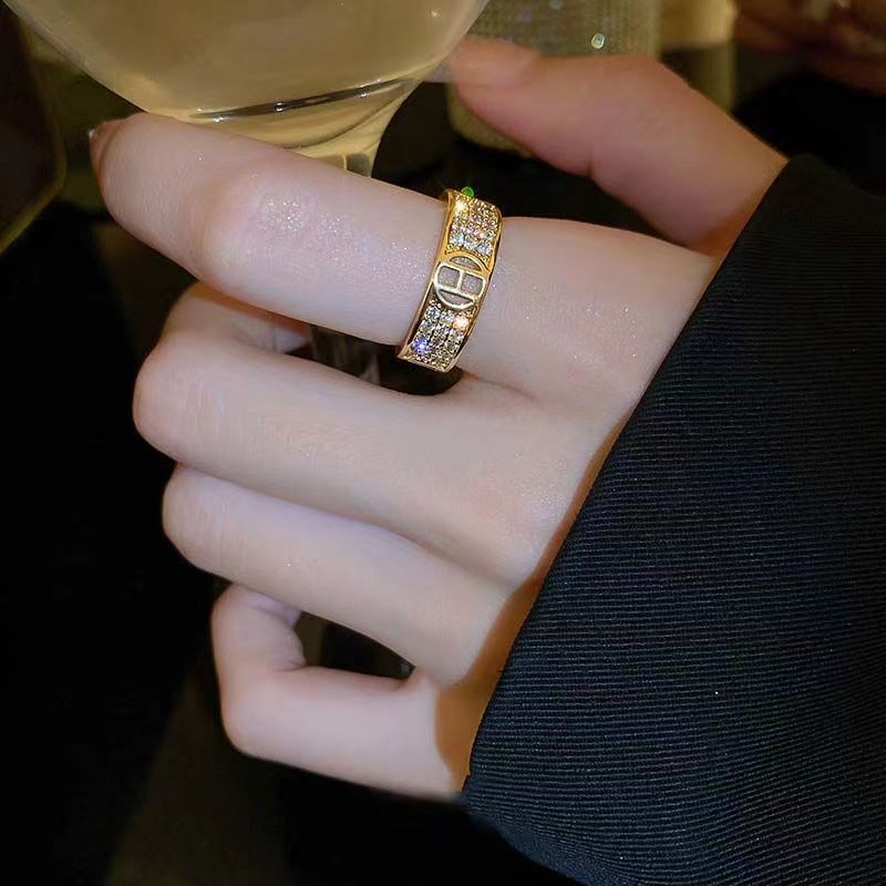 Small fragrant diamond Ring product image 4, provided for visual reference and product detail review
