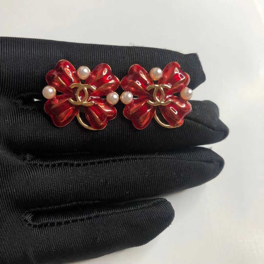 Small Fragrant Vintage Earrings product image 32, provided for visual reference and product detail review
