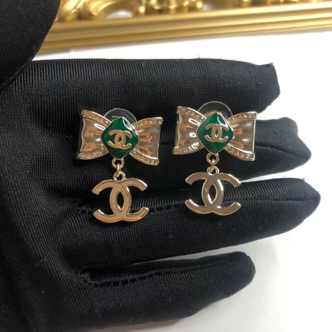 Small Fragrant Vintage Earrings product image 15, provided for visual reference and product detail review