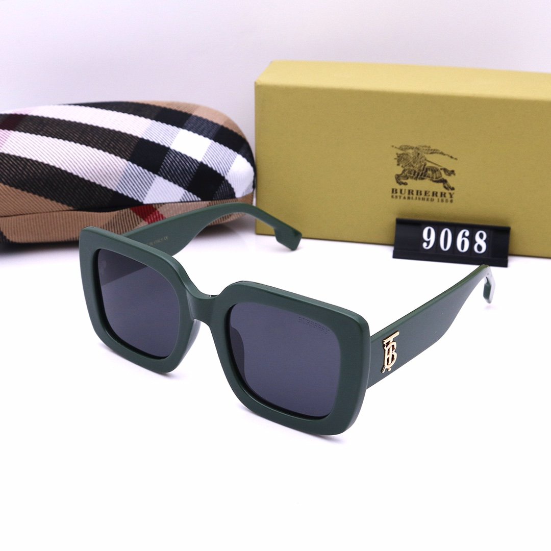 Fashion Classical Sunglasses for Women product image 4, provided for visual reference and product detail review