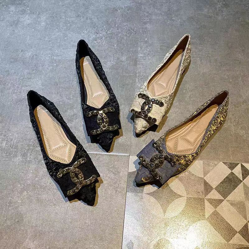 New Crystal Glitter Pointed flat shoes product image 1, provided for visual reference and product detail review