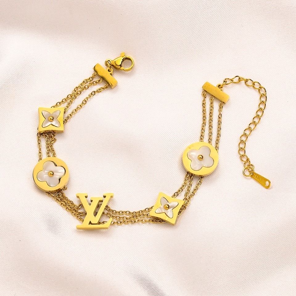 Bracelet double C luxury bracelet product image 1, provided for visual reference and product detail review