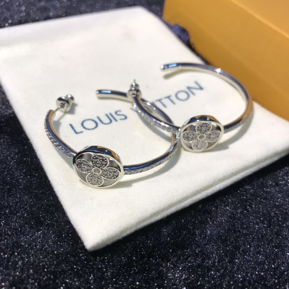 Diamond earrings product image 4, provided for visual reference and product detail review