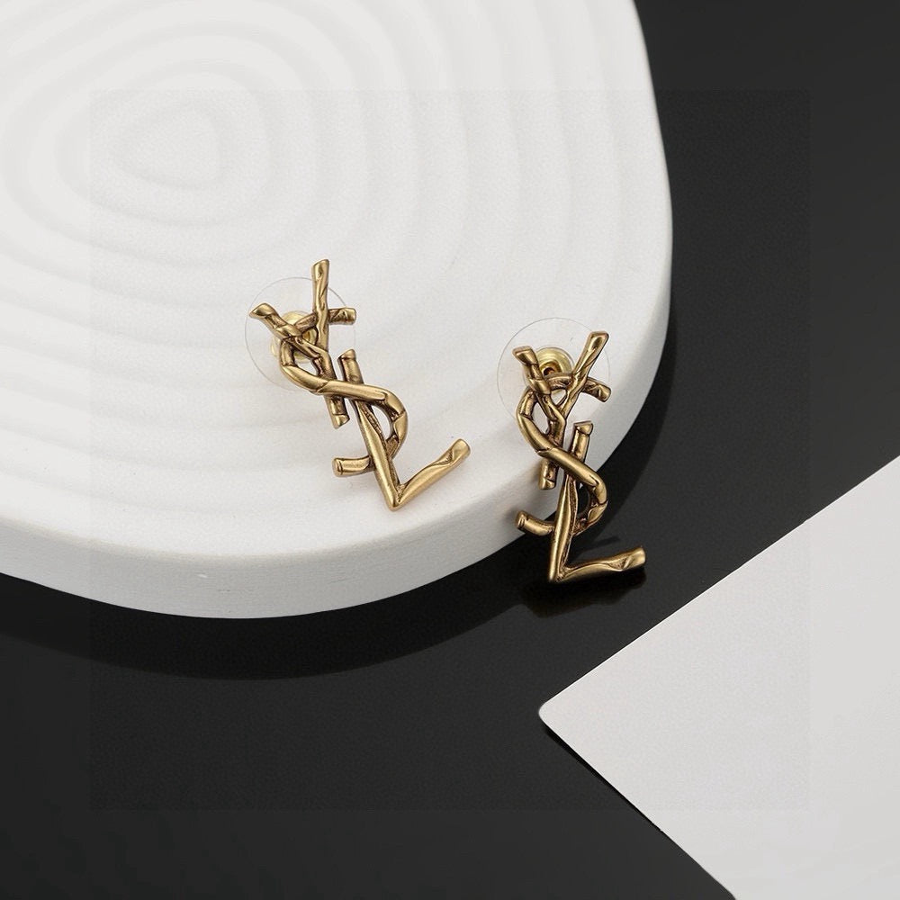 High-Quality Stud Earrings-40 product image 1, provided for visual reference and product detail review