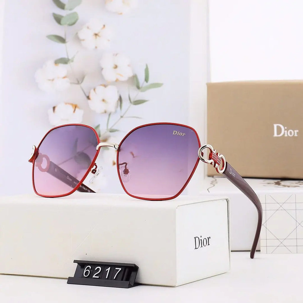 5 Colors Classical Women Sunglasses product image 2, provided for visual reference and product detail review