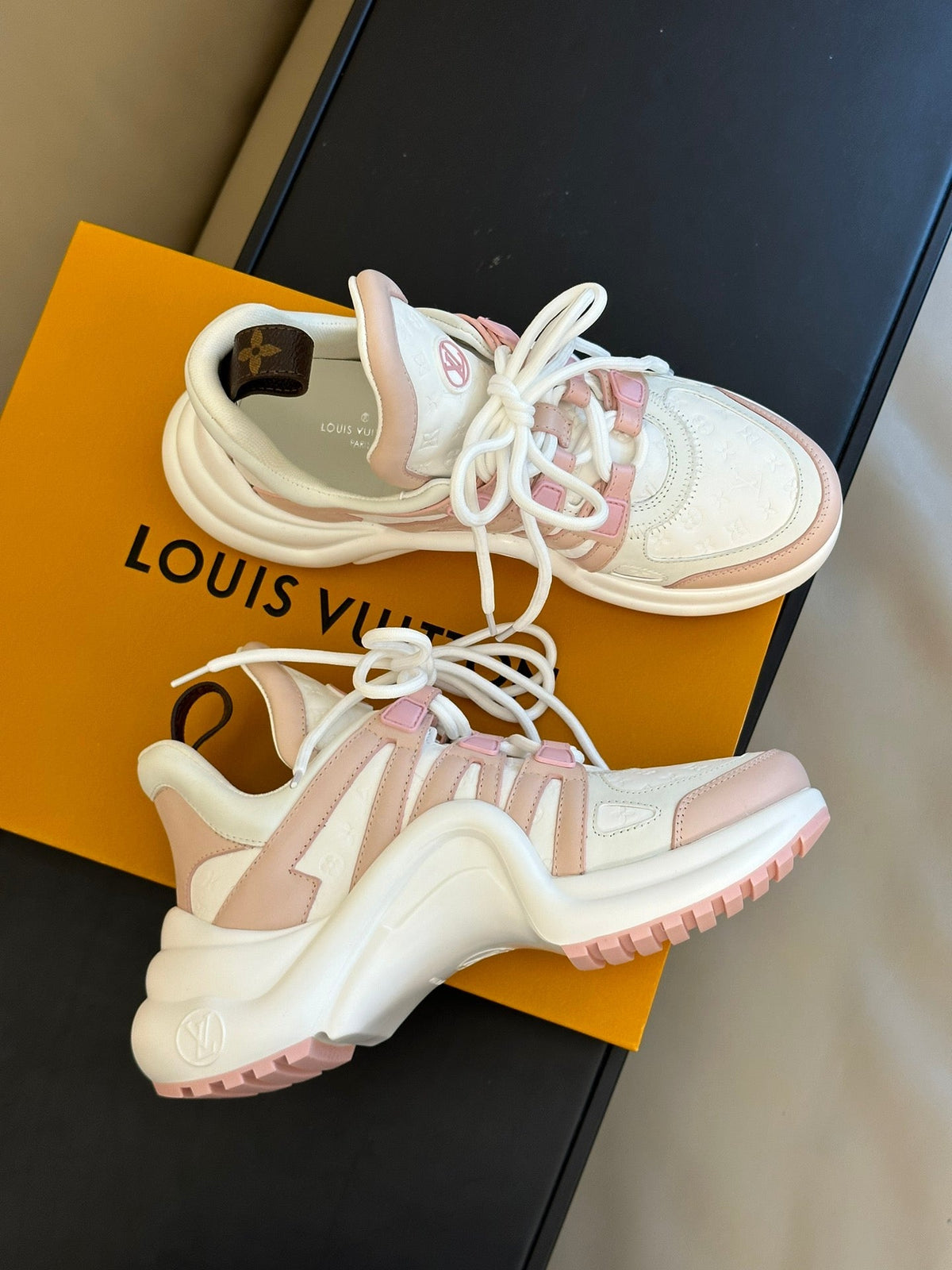 2023 VL Calfskin & Tech Mesh Shoes -S38 product image 8, provided for visual reference and product detail review