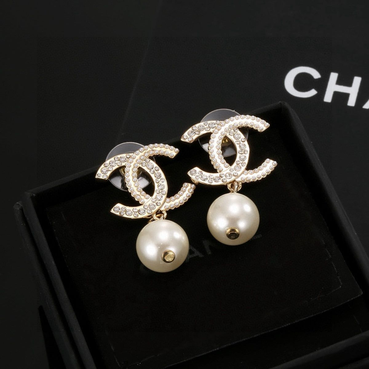 High-Quality Stud Earrings-111 product image 1, provided for visual reference and product detail review