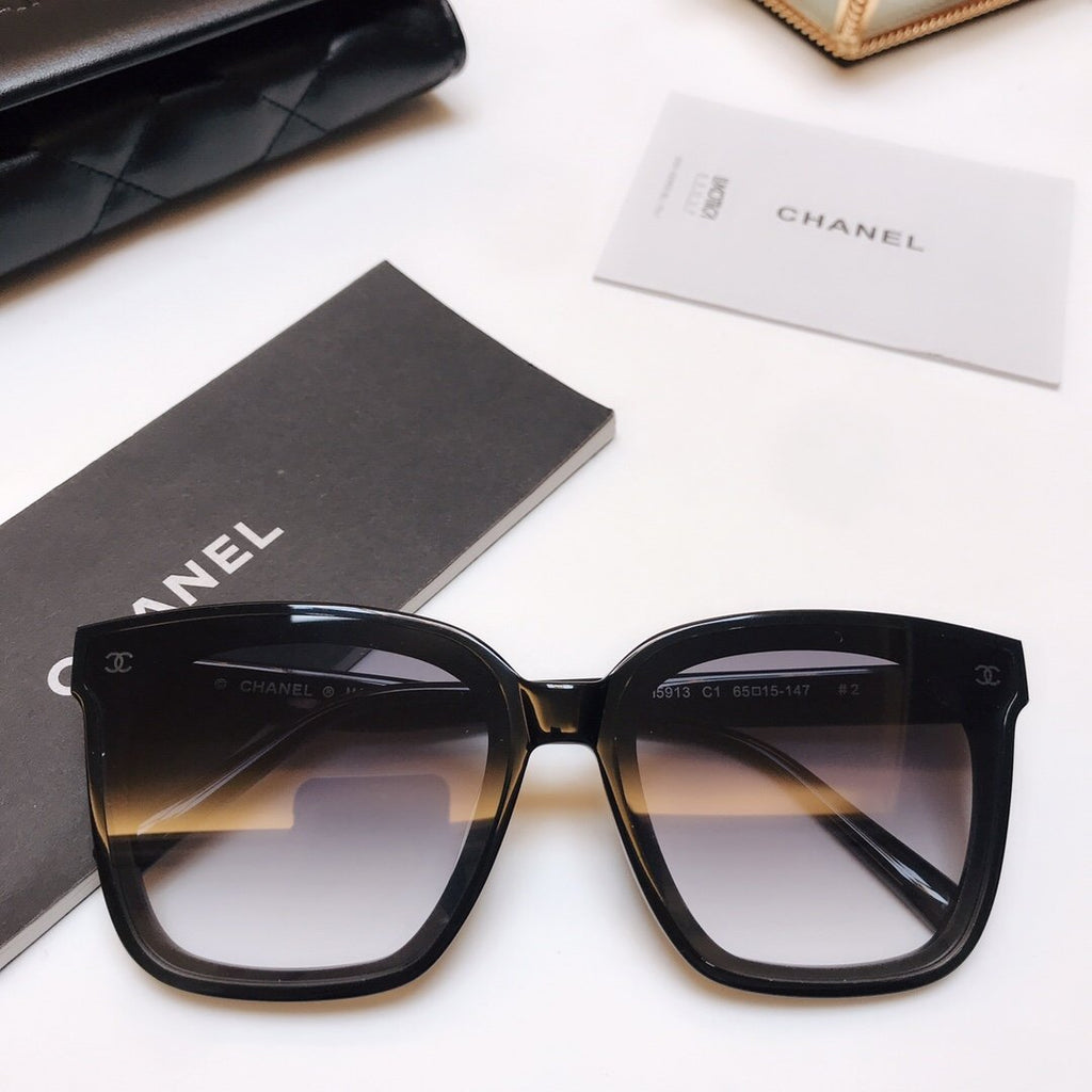6Colors Large Square Frame Sunglasses product image 3, provided for visual reference and product detail review