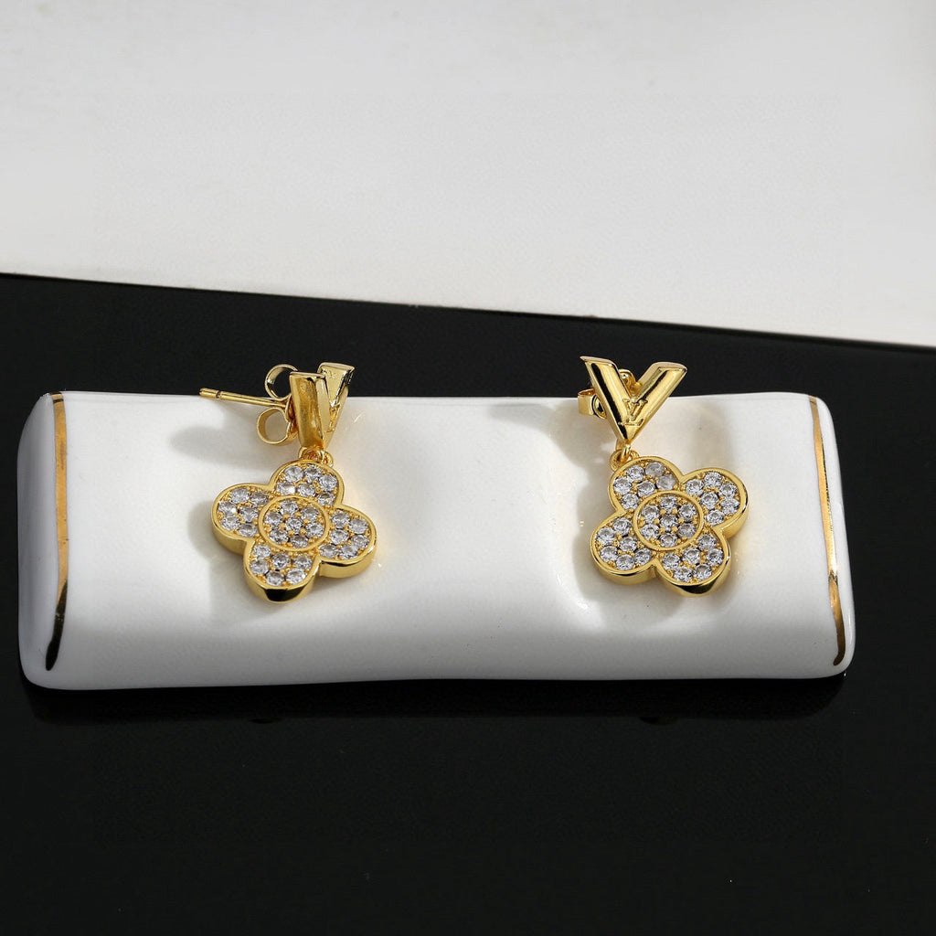 High-Quality Stud Earrings product image 4, provided for visual reference and product detail review