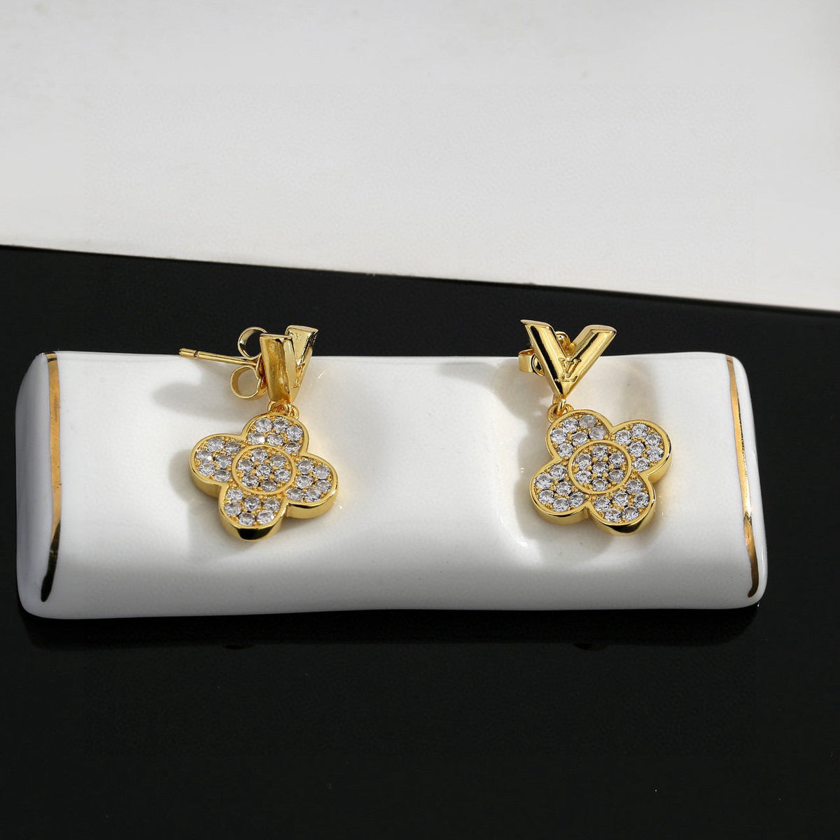 High-Quality Stud Earrings product image 4, provided for visual reference and product detail review