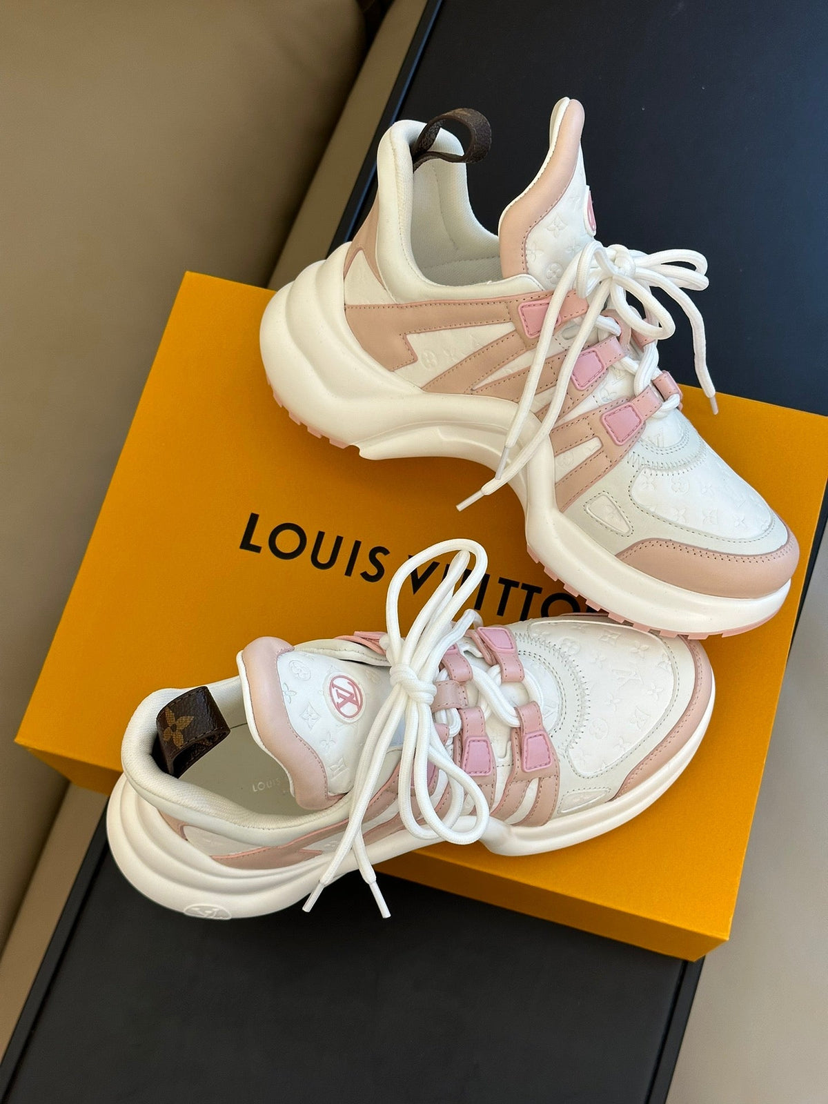 2023 VL Calfskin & Tech Mesh Shoes -S38 product image 12, provided for visual reference and product detail review