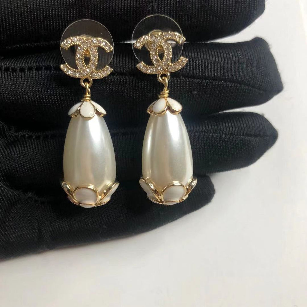 (C earrings) Small fragrant vintage earrings product image 10, provided for visual reference and product detail review