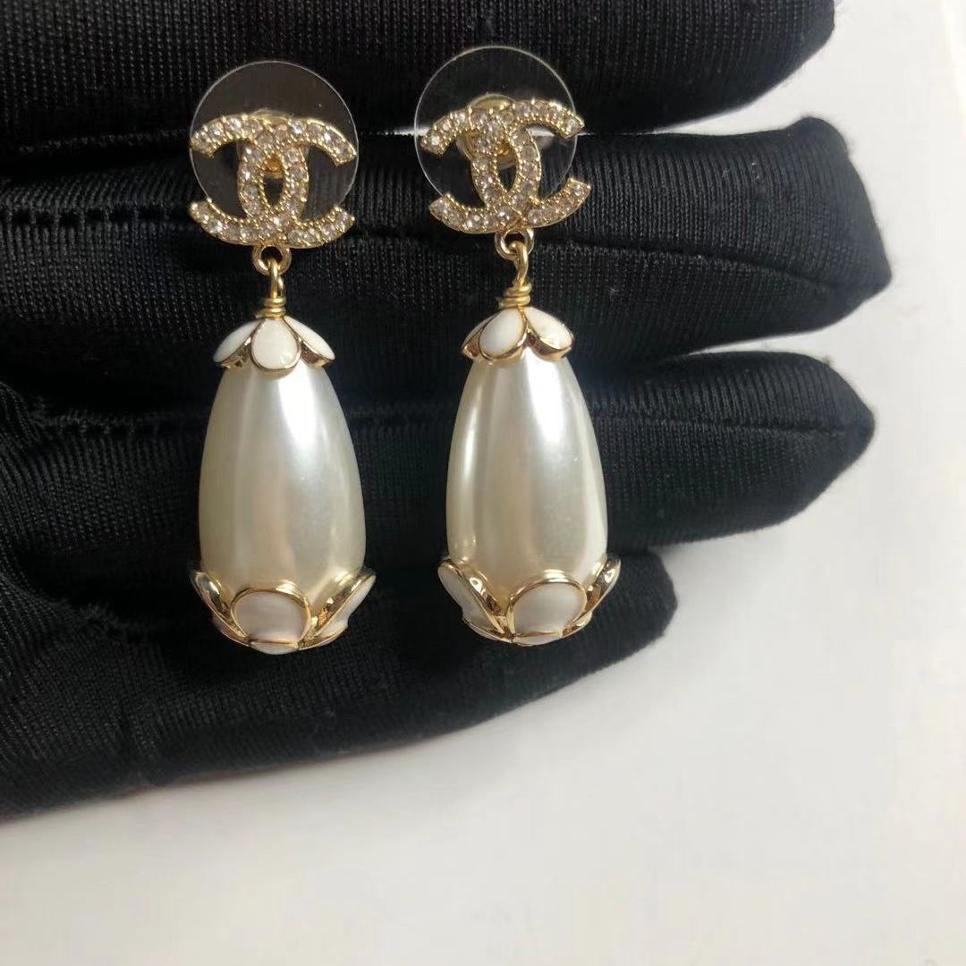 (C earrings) Small fragrant vintage earrings product image 10, provided for visual reference and product detail review
