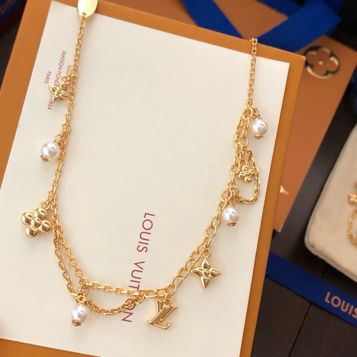 Golden Flower Pearl Bracelet & Necklace product image 5, provided for visual reference and product detail review