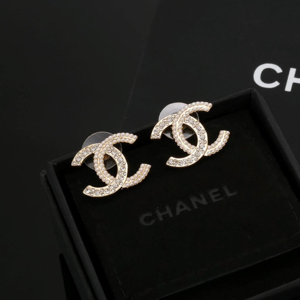 High-Quality Stud Earrings-110 product image 6, provided for visual reference and product detail review