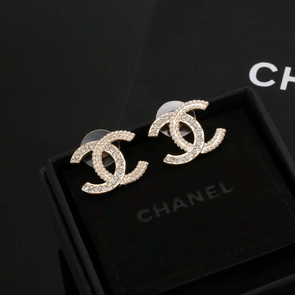 High-Quality Stud Earrings-110 product image 6, provided for visual reference and product detail review