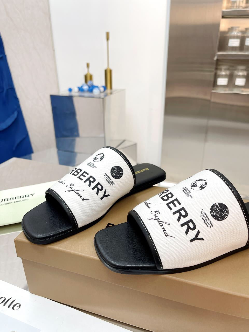 2023 Burberry flat slippers-S53 product image 4, provided for visual reference and product detail review