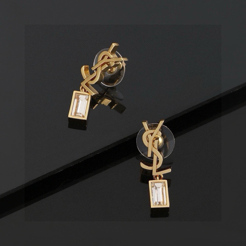 High-Quality Stud Earrings-59 product image 3, provided for visual reference and product detail review