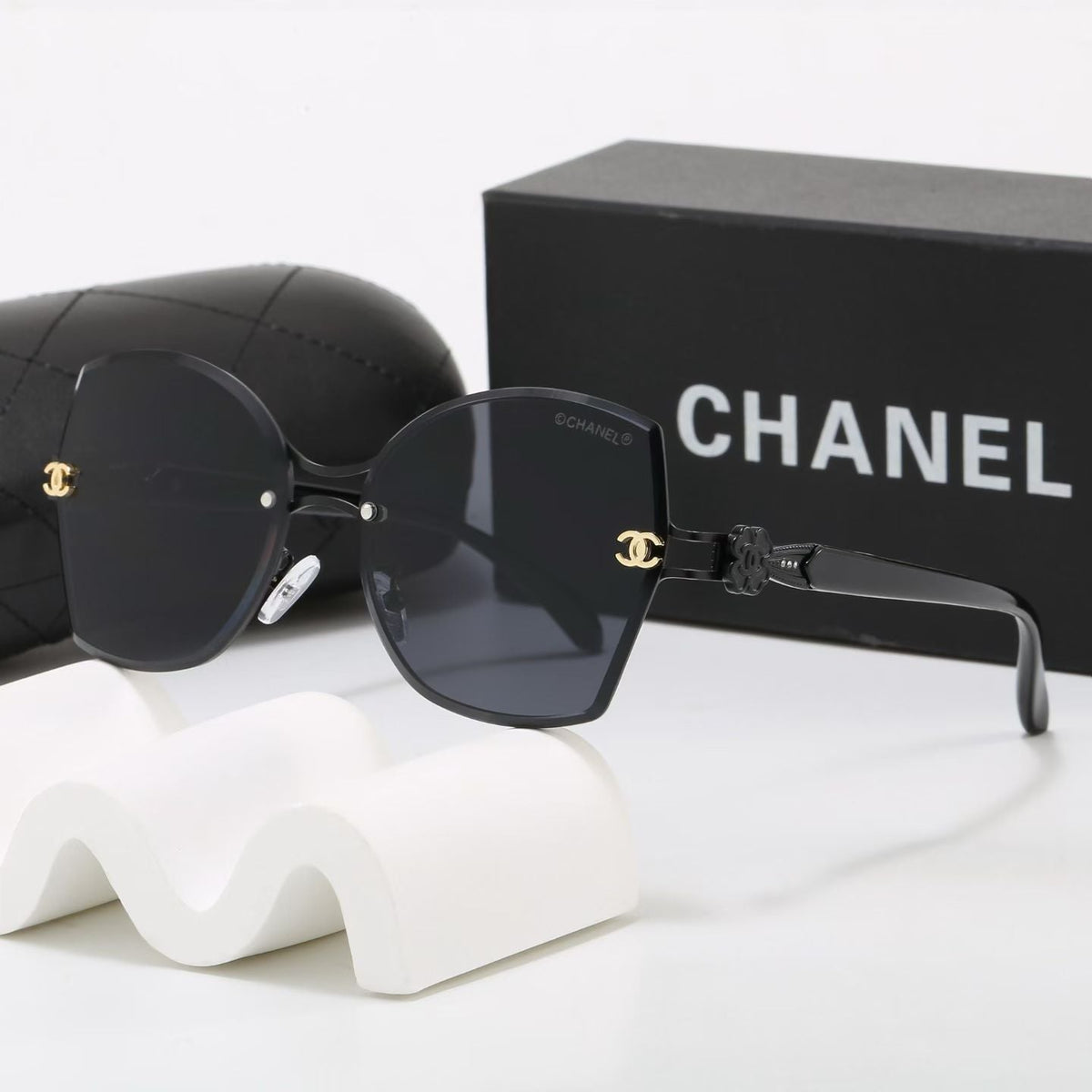 New Stylish Sunglasses-52 product image 3, provided for visual reference and product detail review