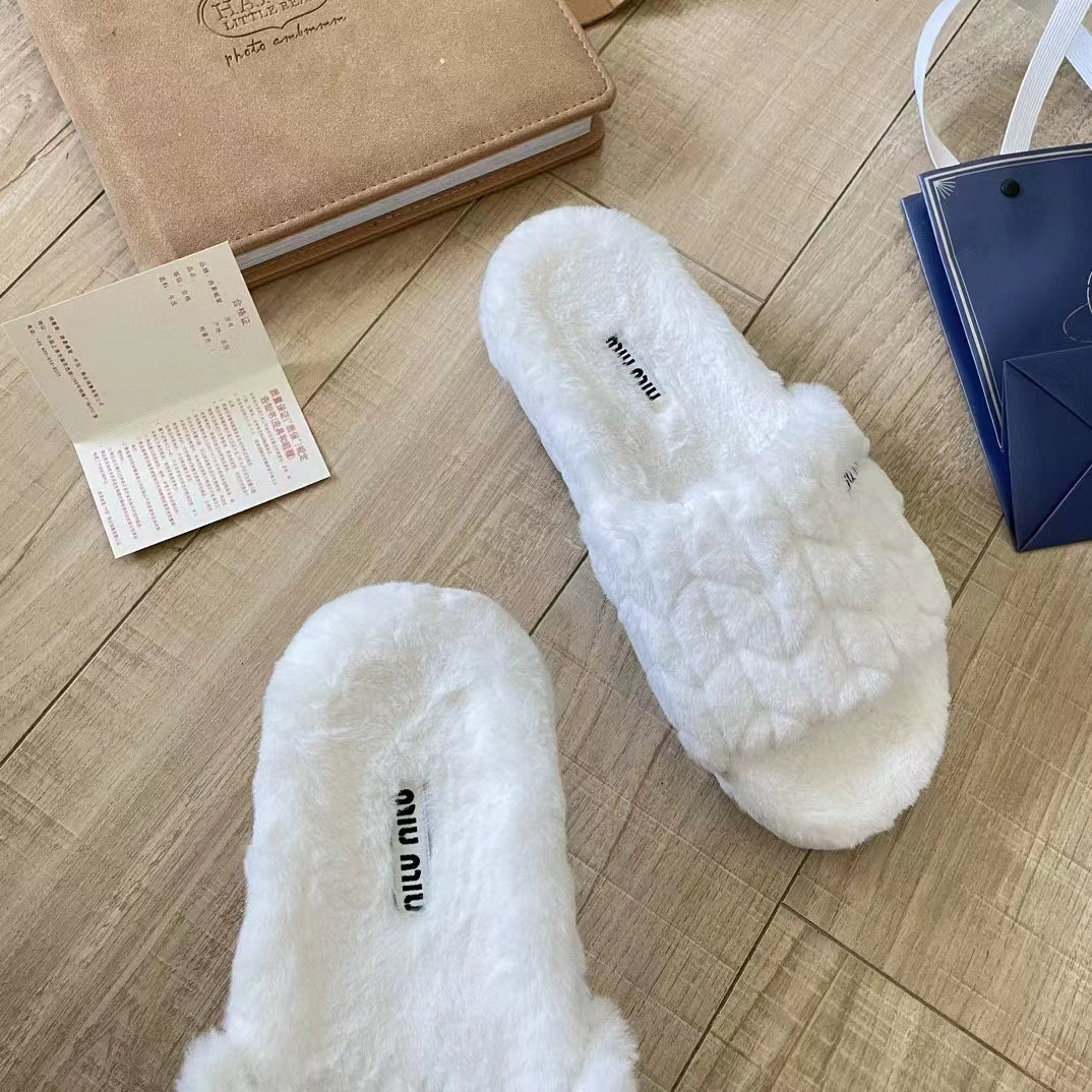 2023 VL lamb hair slippers product image 5, provided for visual reference and product detail review