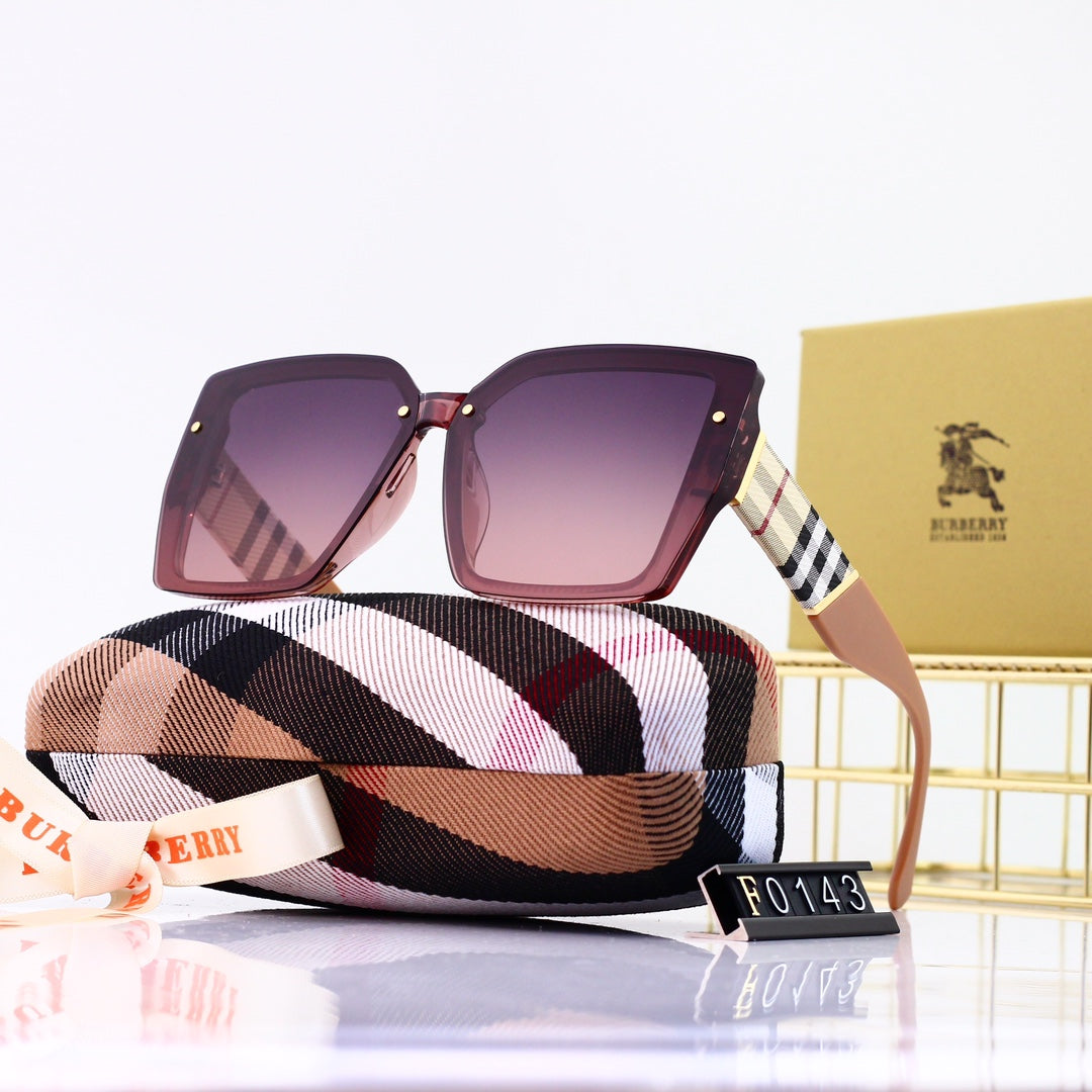 2022 New Ladies Fashion Classic Sunglasses product image 1, provided for visual reference and product detail review