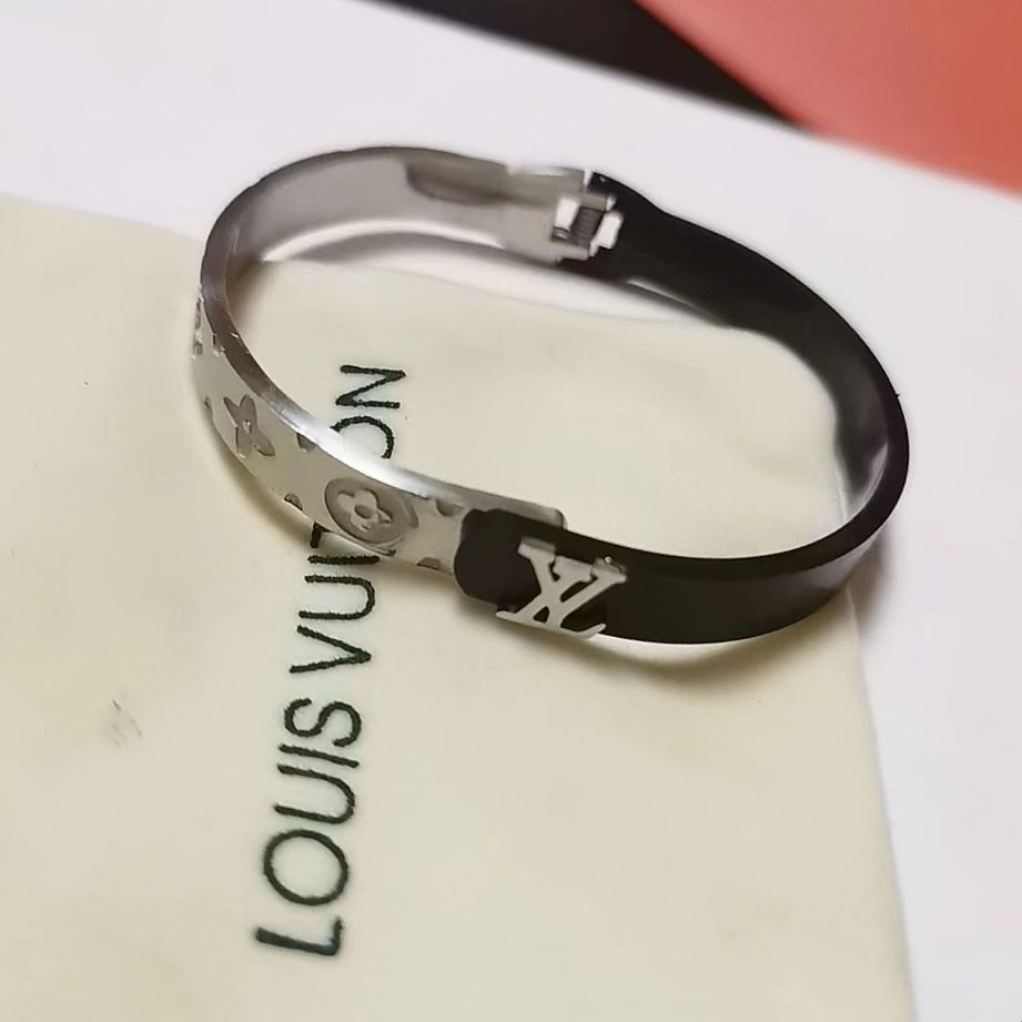 2022 high-grade titanium steel bracelet product image 3, provided for visual reference and product detail review
