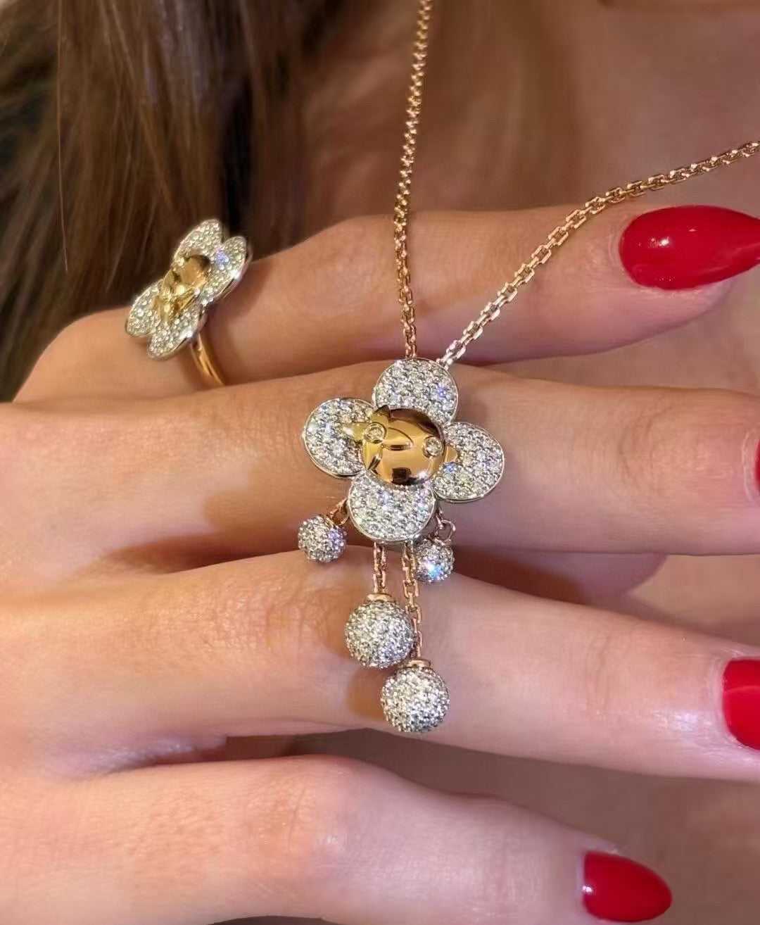 High-Quality Sunflower Necklace product image 5, provided for visual reference and product detail review