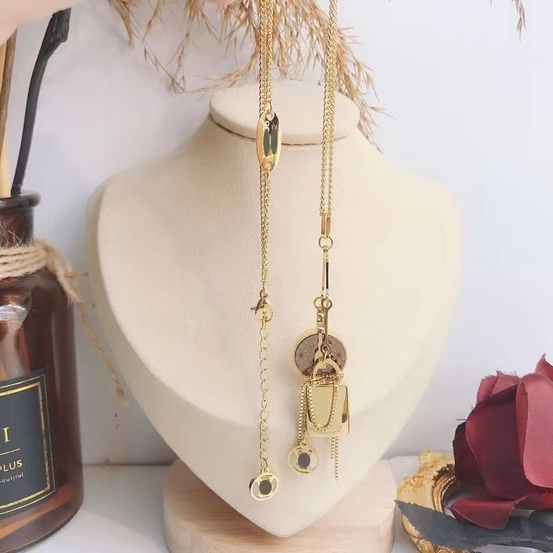 Female necklace pendant bracelet earrings product image 4, provided for visual reference and product detail review