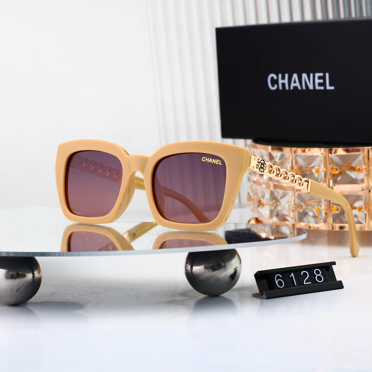 New Stylish Sunglasses-70 product image 3, provided for visual reference and product detail review