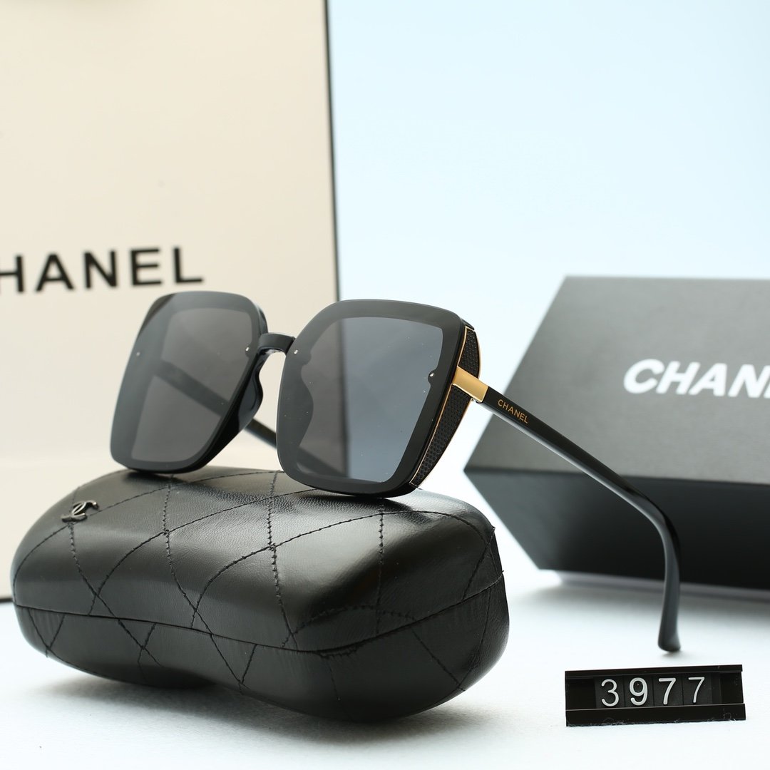 Unisex 5 Colors Beach Polarized Sunglasses product image 2, provided for visual reference and product detail review